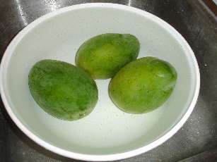 تخزين الخضار والفواكة بالصور mangoes_wash.jpg