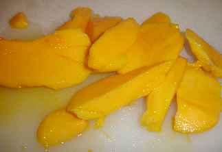 تخزين الخضار والفواكة بالصور mangos_sliced.jpg