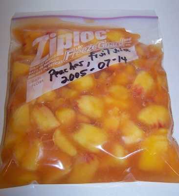 تخزين الخضار والفواكة بالصور peachesziploc.jpg