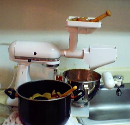 Stand mixer attachment: How to use our fruit & vegetable strainer 