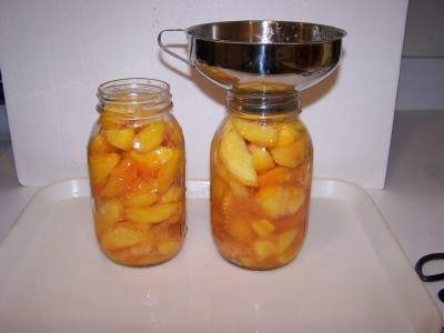 peaches, filling the jars